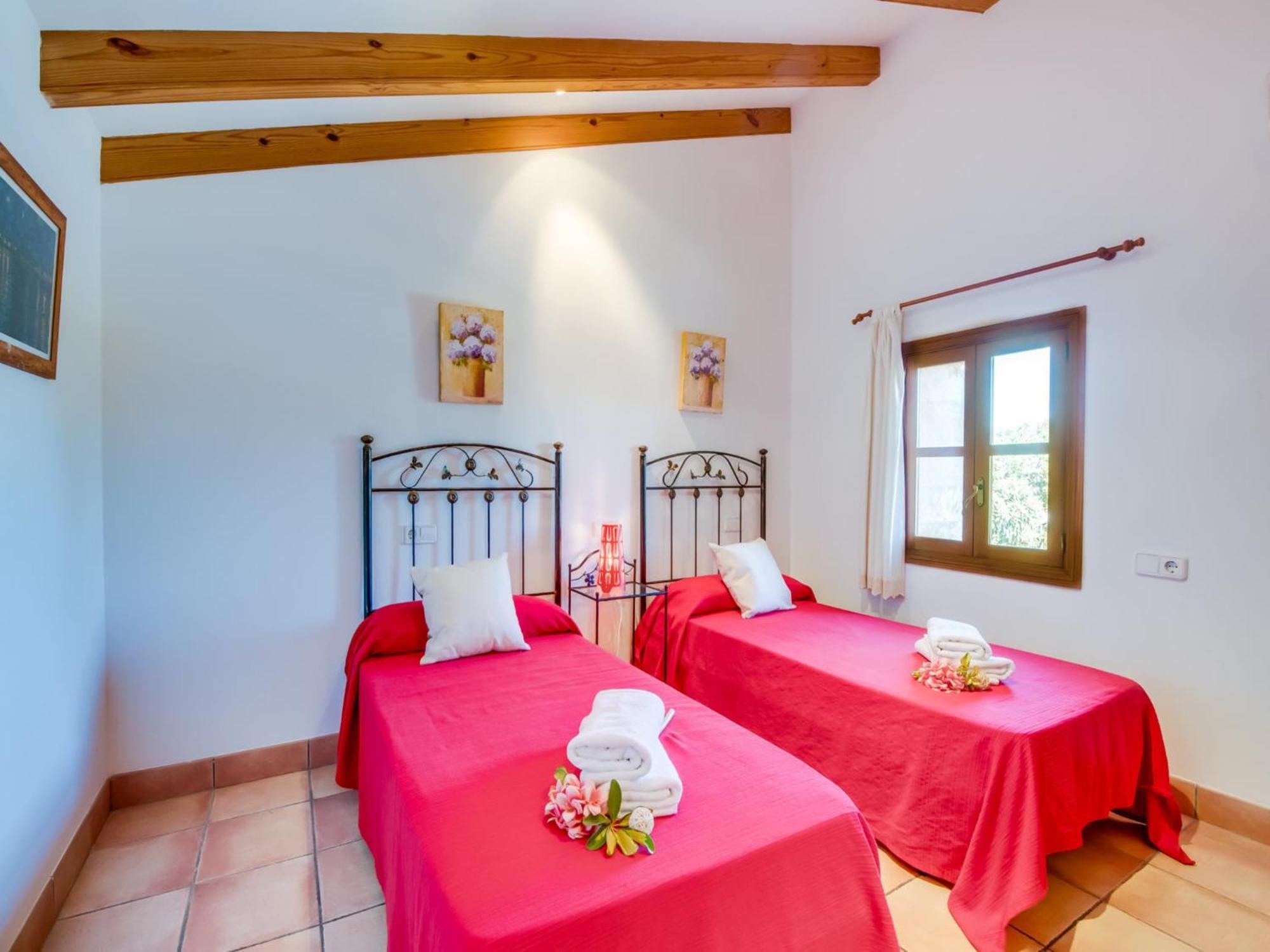 Hébergement de vacances Rural For 8 Guests *